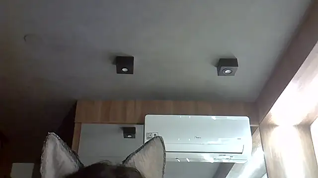 Skinny-Kitten online show from 3, 11, 2025