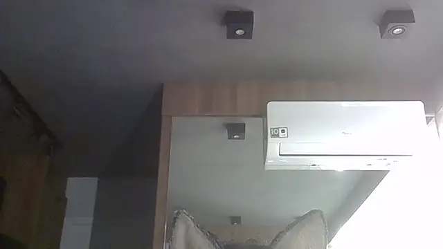 Skinny-Kitten online show from 8, 11, 2025