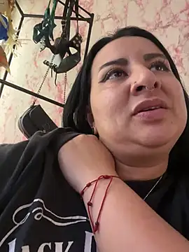 Abril Luv online show from 27, 2, 2025