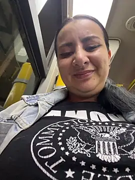 Abril Luv online show from 25, 9, 2025