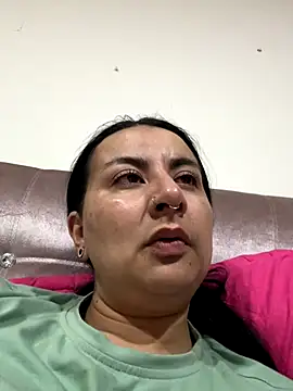 Abril Luv online show from 30, 10, 2025