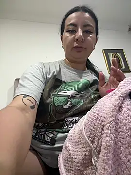 Abril Luv online show from 12, 1, 2026