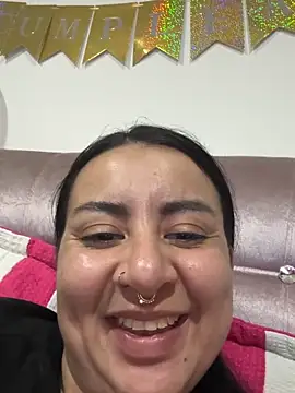 Abril Luv online show from 7, 2, 2026