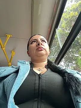 Abril Luv online show from 5, 3, 2026