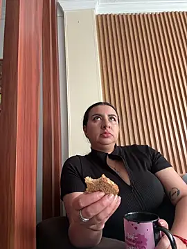 Abril Luv online show from 1, 4, 2026