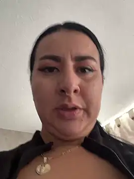 Abril Luv online show from 15, 5, 2026