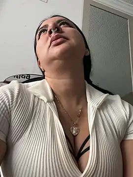 Snapshot of Abril_Luv chatting on 27, 6, 2026 Abril Luv online show from 27, 6, 2026