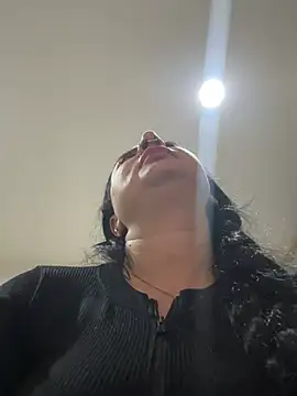 Snapshot of Abril_Luv chatting on 5, 7, 2026 Abril Luv online show from 5, 7, 2026