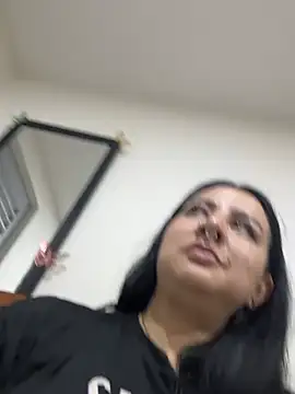 Snapshot of Abril_Luv chatting on 6, 7, 2026 Abril Luv online show from 6, 7, 2026