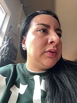Snapshot of Abril_Luv chatting on 12, 7, 2026 Abril Luv online show from 12, 7, 2026