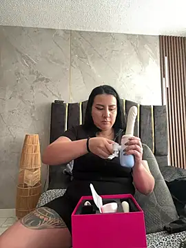Snapshot of Abril_Luv chatting on 13, 7, 2026 Abril Luv online show from 13, 7, 2026