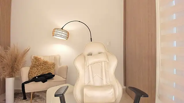 wandathompson  online show from 9, 10, 2025