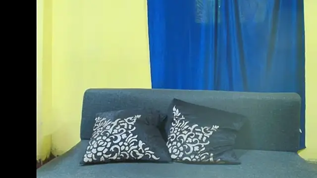 Cute boy2000 online show from 18, 11, 2025