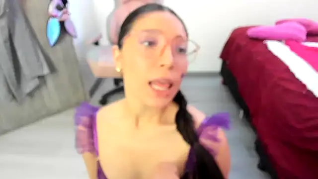 Spit queen online show from 6, 2, 2025