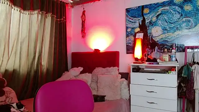 Snapshot of alisseallie chatting on 5, 11, 2025 alisseallie online show from 5, 11, 2025