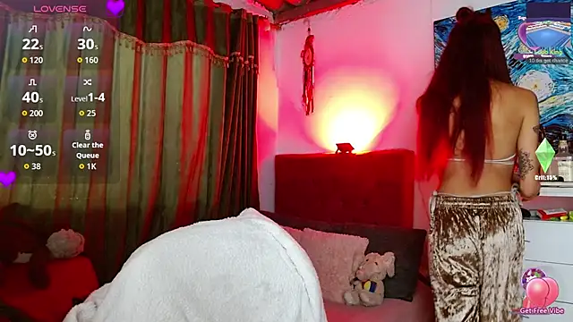 Snapshot of alisseallie chatting on 16, 11, 2025 alisseallie online show from 16, 11, 2025