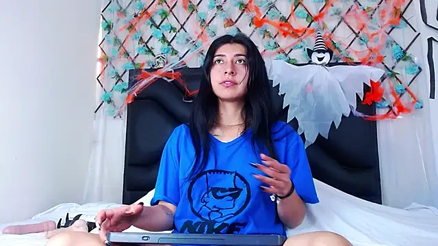 EmmaWilliamss online show from 14, 10, 2025