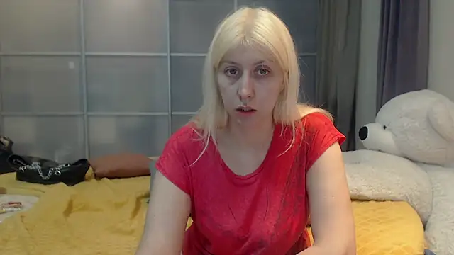 KyliePag online show from 17, 4, 2026