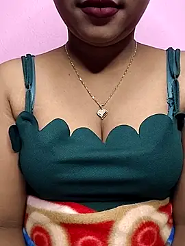 Snapshot of ANGE-MOU chatting on 25, 2, 2025 ANGE-MOU online show from 25, 2, 2025