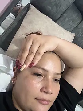 EmilyBarragan online show from 29, 1, 2025