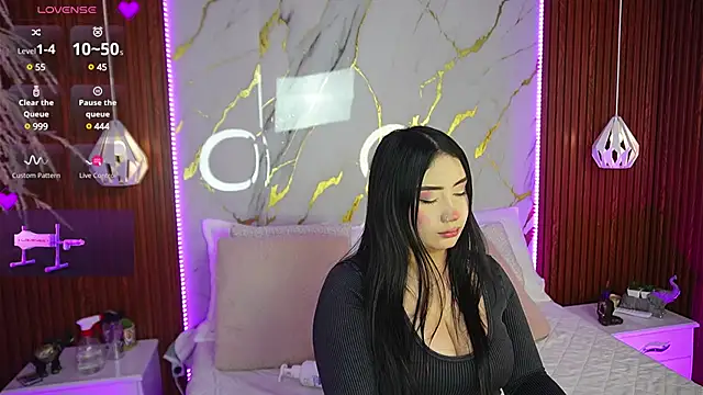 haylie  online show from 14, 12, 2024