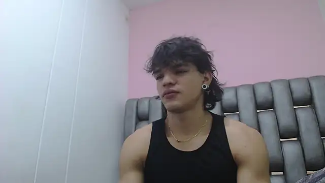 AlbertBernal69 online show from 8, 3, 2025