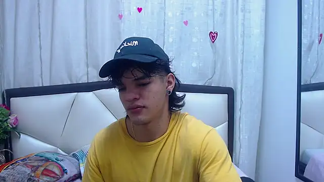 AlbertBernal69 online show from 11, 3, 2025