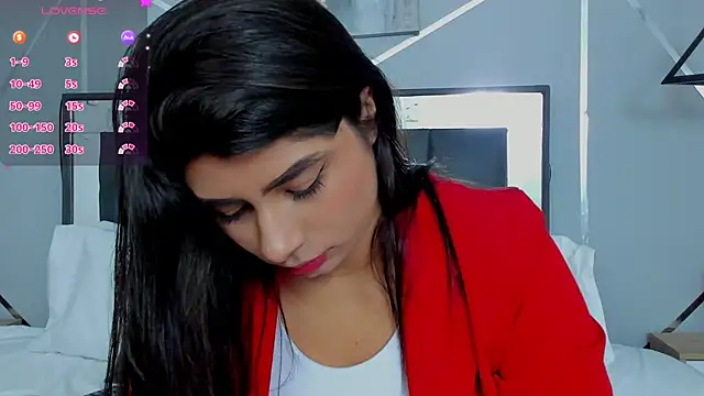Snapshot of ZiaCalifa chatting on 4, 1, 2025 ZiaCalifa online show from 4, 1, 2025