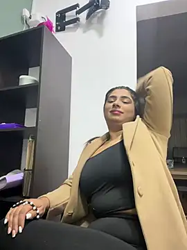 Snapshot of ZiaCalifa chatting on 6, 1, 2025 ZiaCalifa online show from 6, 1, 2025
