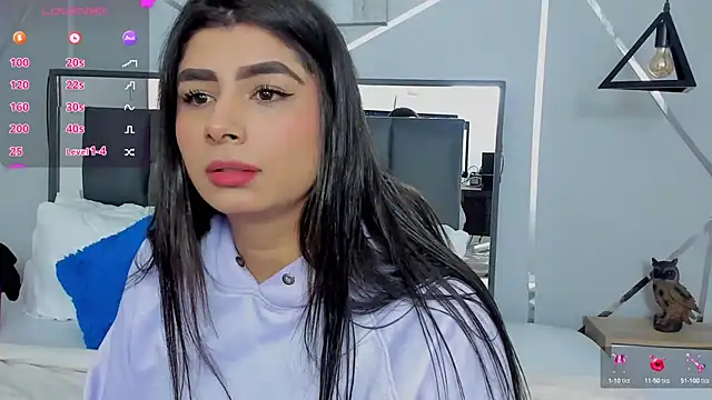 Snapshot of ZiaCalifa chatting on 5, 2, 2025 ZiaCalifa online show from 5, 2, 2025