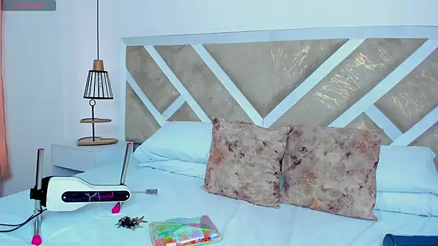 ZiaCalifa online show from 16, 2, 2026