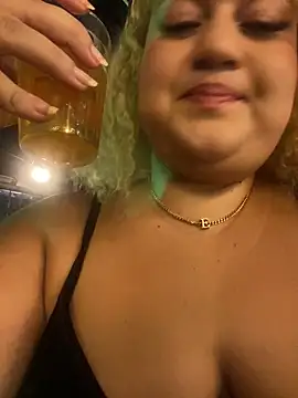 Snapshot of MinaBoss chatting on 7, 2, 2025 MinaBoss online show from 7, 2, 2025