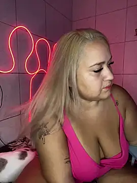 Snapshot of MinaBoss chatting on 20, 2, 2025 MinaBoss online show from 20, 2, 2025