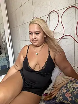 Snapshot of MinaBoss chatting on 27, 2, 2025 MinaBoss online show from 27, 2, 2025