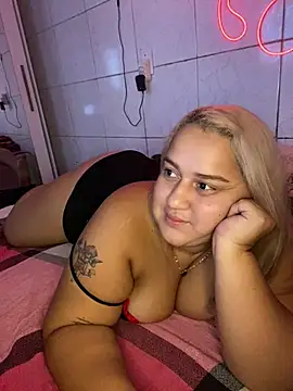 Snapshot of MinaBoss chatting on 12, 3, 2025 MinaBoss online show from 12, 3, 2025