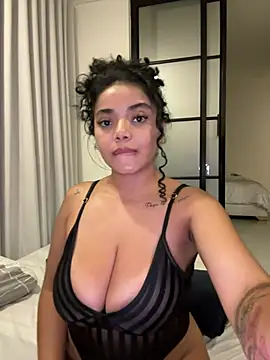 Mariecurl online show from 16, 2, 2025