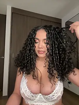 Mariecurl online show from 31, 10, 2025