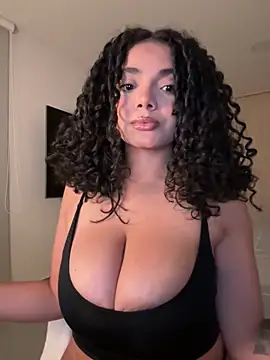 Snapshot of Mariecurl chatting on 17, 12, 2025 Mariecurl online show from 17, 12, 2025