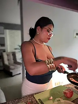 Snapshot of Insane_Issa chatting on 18, 12, 2025 Insane Issa online show from 18, 12, 2025