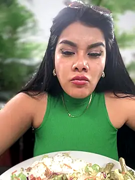 Snapshot of Insane_Issa chatting on 20, 12, 2025 Insane Issa online show from 20, 12, 2025