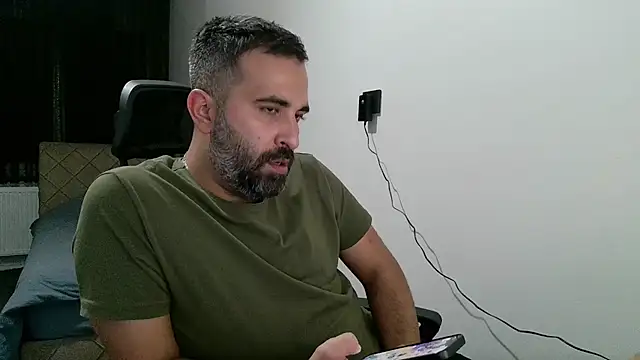 Snapshot of tgltplsr chatting on 11, 10, 2025 tgltplsr online show from 11, 10, 2025