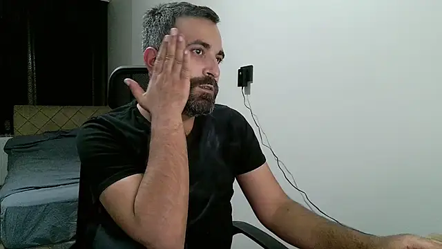 Snapshot of tgltplsr chatting on 26, 10, 2025 tgltplsr online show from 26, 10, 2025