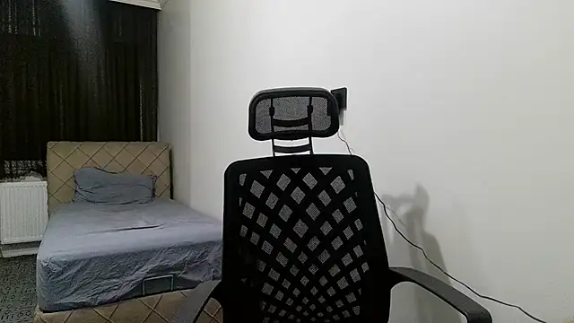 Snapshot of tgltplsr chatting on 2, 11, 2025 tgltplsr online show from 2, 11, 2025