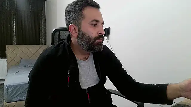 Snapshot of tgltplsr chatting on 4, 11, 2025 tgltplsr online show from 4, 11, 2025