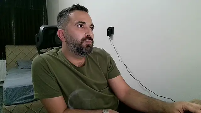 Snapshot of tgltplsr chatting on 5, 11, 2025 tgltplsr online show from 5, 11, 2025