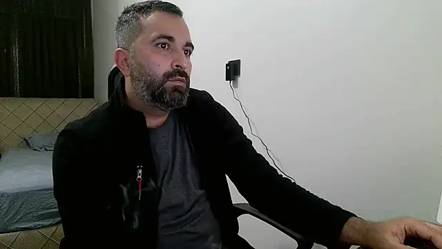 Snapshot of tgltplsr chatting on 8, 11, 2025 tgltplsr online show from 8, 11, 2025