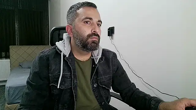 Snapshot of tgltplsr chatting on 10, 11, 2025 tgltplsr online show from 10, 11, 2025