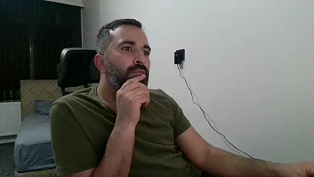 Snapshot of tgltplsr chatting on 11, 11, 2025 tgltplsr online show from 11, 11, 2025