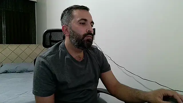 Snapshot of tgltplsr chatting on 18, 11, 2025 tgltplsr online show from 18, 11, 2025