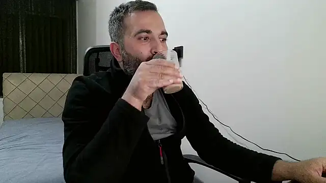 Snapshot of tgltplsr chatting on 20, 11, 2025 tgltplsr online show from 20, 11, 2025